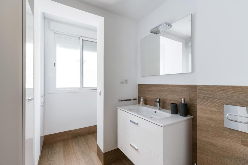 Apartamento Moderno En Triana 2 Dormitorios Y Aire Acondicionado Sevilla Exterior foto