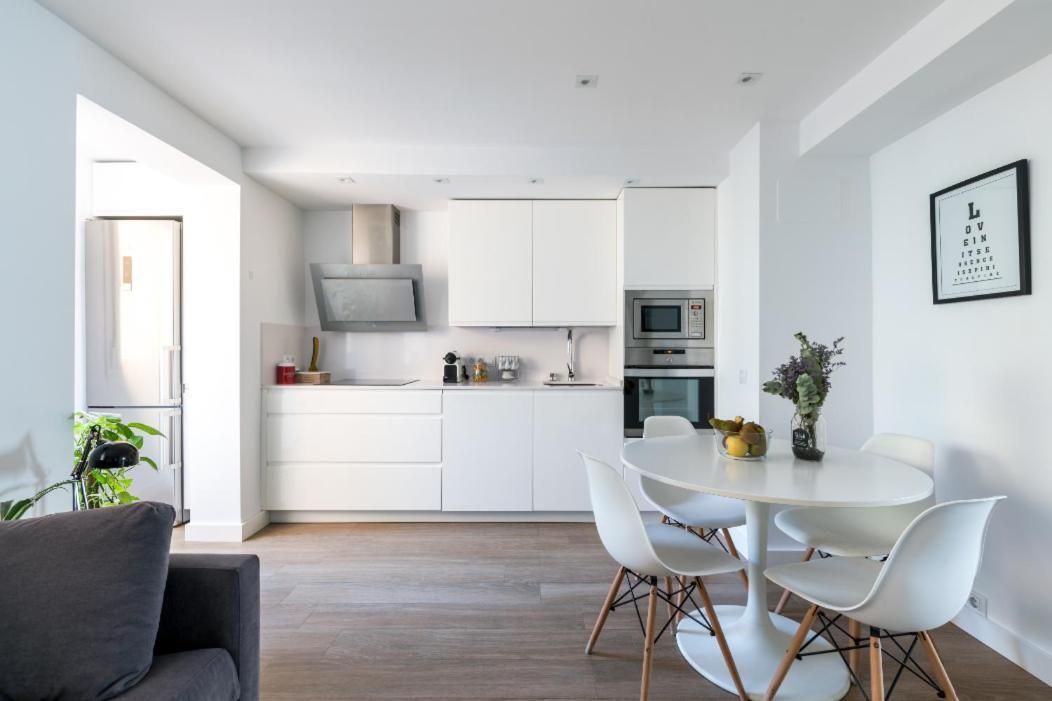 Apartamento Moderno En Triana 2 Dormitorios Y Aire Acondicionado Sevilla Exterior foto